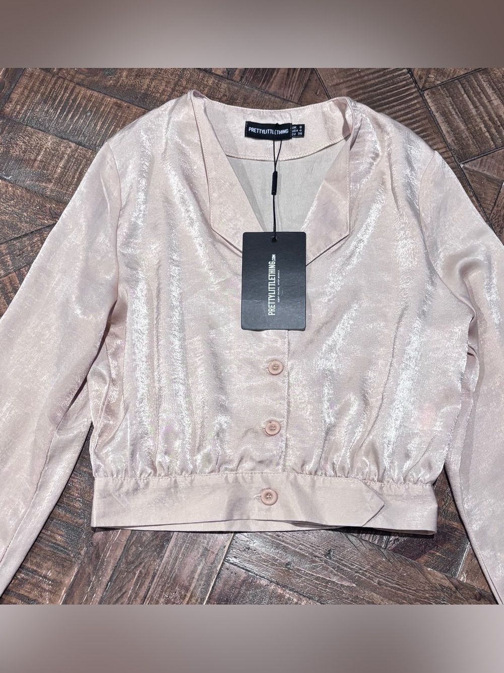 PrettyLittleThing NWT Champagne Satin Button Front Crop Shirt Size 4